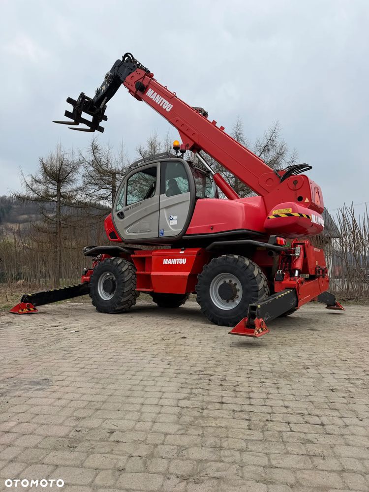 Manitou MRT2150+PRIVILEGE Ładowarka teleskopowa 4x4 ROTO 21metrów. Bez AdBLUE bez DPF. udźwig 5ton jak Nowa z Norwegii 4900mtg. 2015rok. Obrót pełny. Zero luzów wycieków. Zadbana maszyna z Fermy Norweskiej. Silnik 160 Km. AUTEC zdalne sterowanie. Ani deka luzów czy wycieków. Opony jak Nowe. Pełny Oryginał. Niski przebieg. Stabilizatory. Zamki na tłokach. OKAZJA - 8