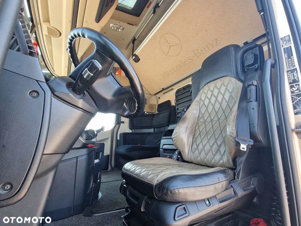 Mercedes-Benz Actros - 8