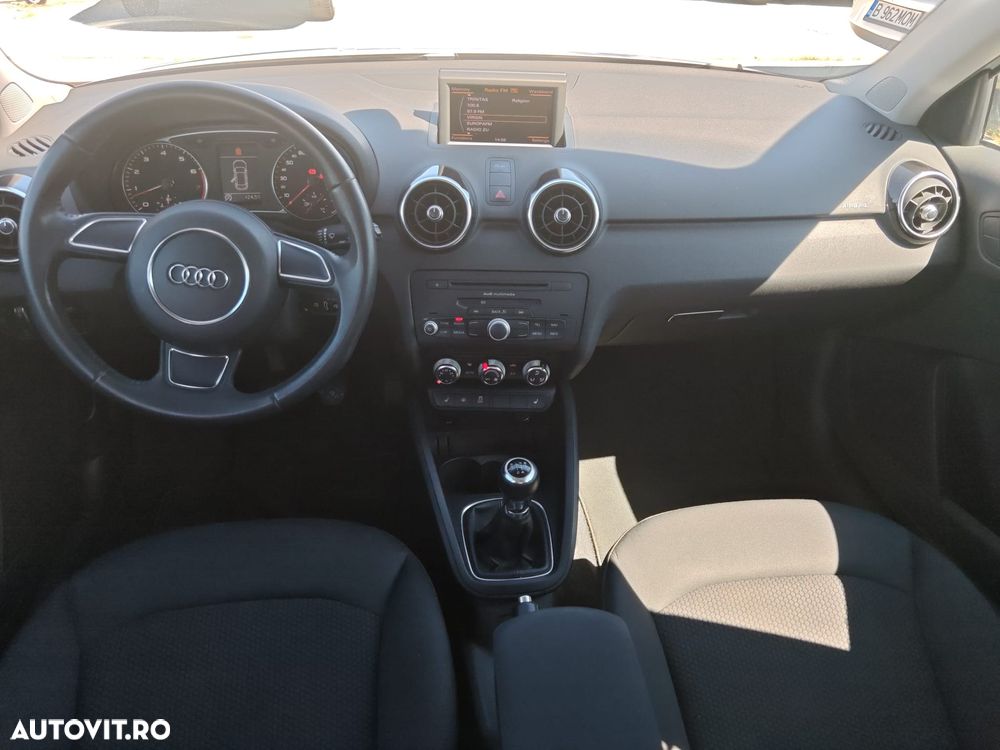 Audi A1 1.2 TFSI Attraction - 9