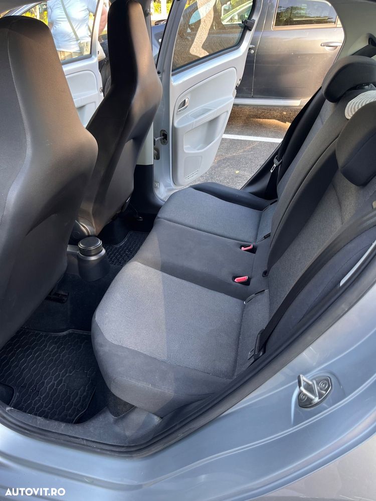 Volkswagen up! 1.0 BMT High - 4