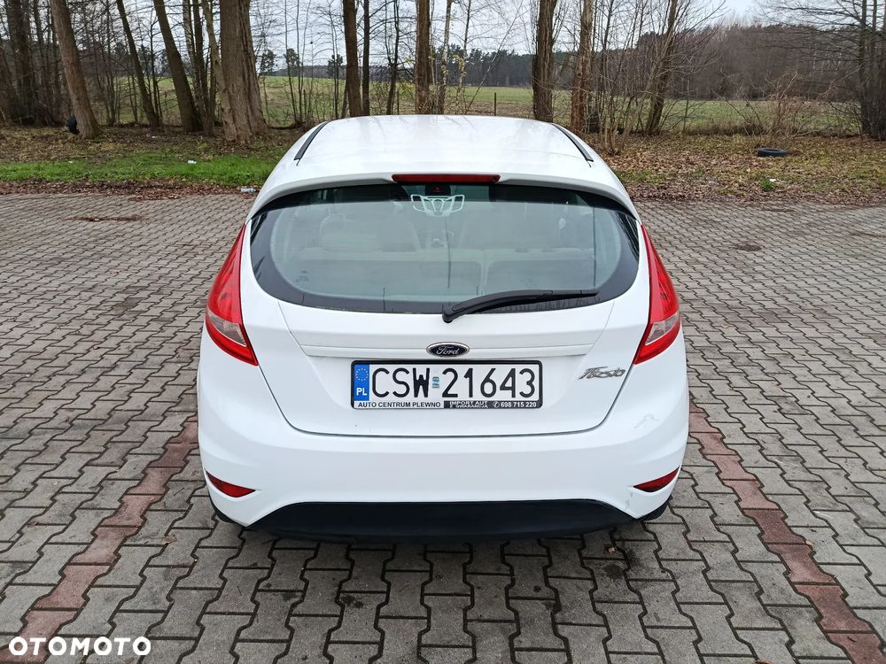 Ford Fiesta - 10