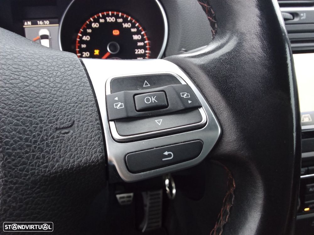 VW Golf 2.0 GTI - 25