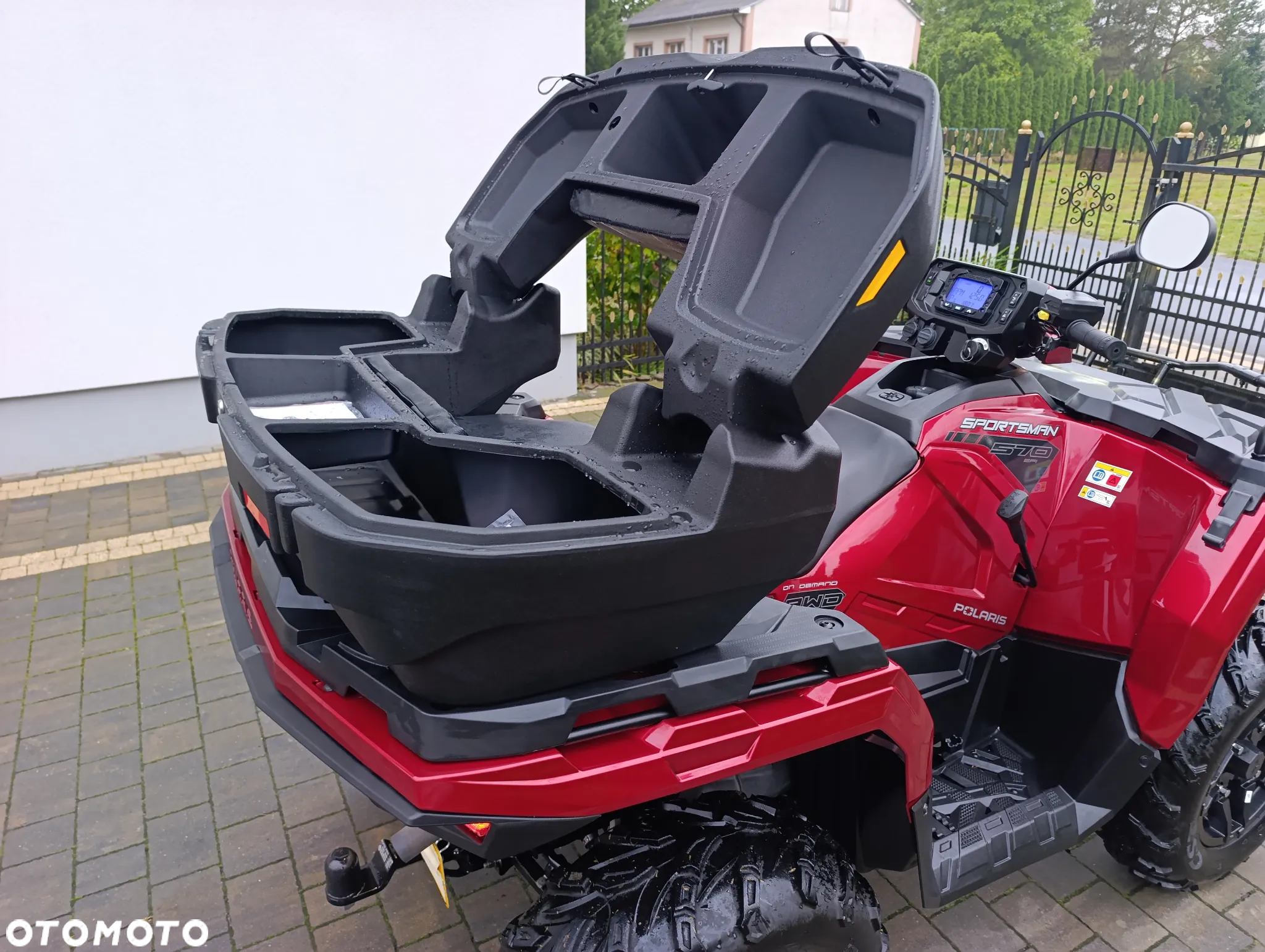 Polaris Sportsman - 12