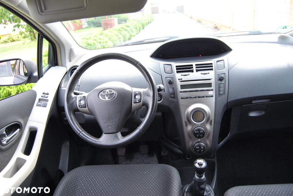 Toyota Yaris 1.33 VVT-i Executive - 6