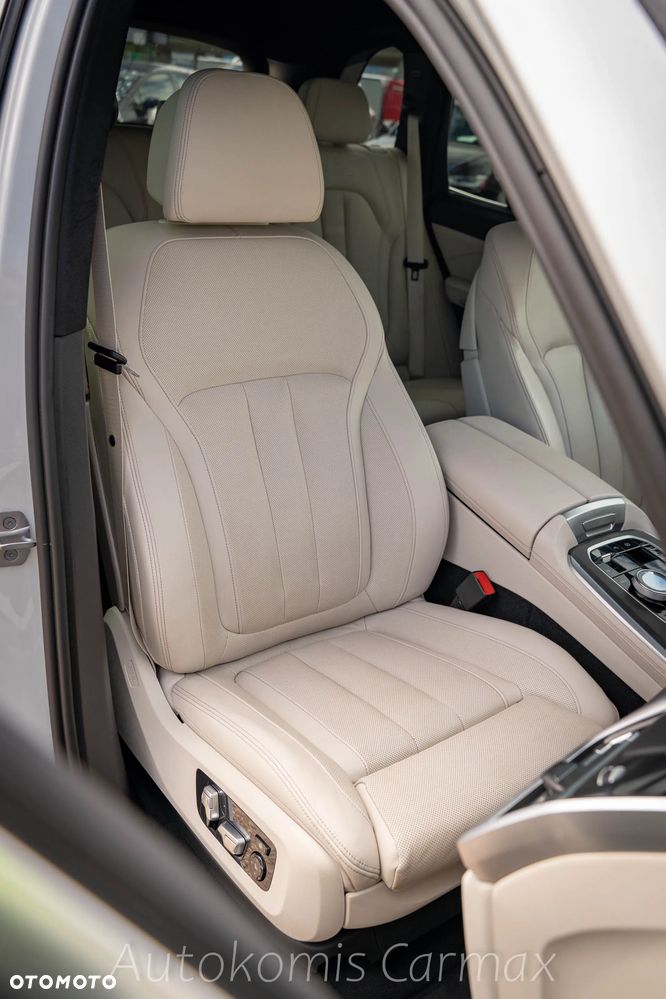 BMW X5 xDrive45e - 19