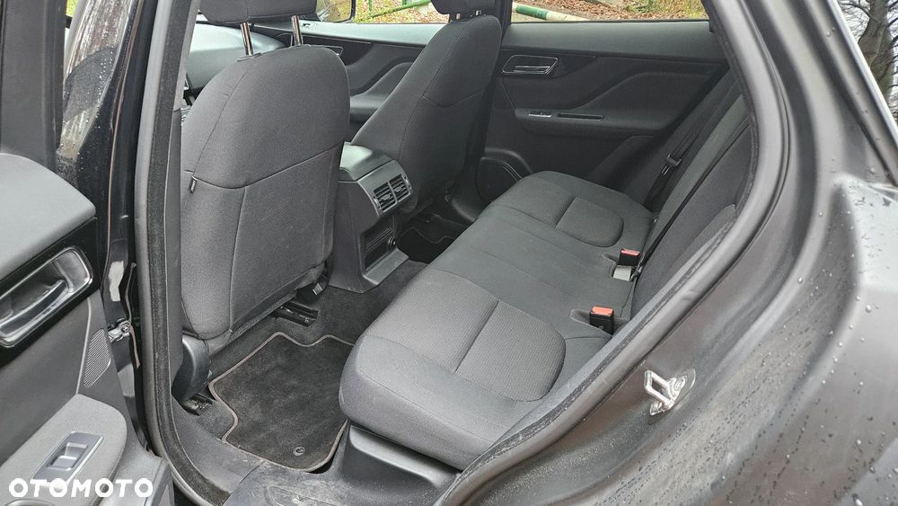 Jaguar F-Pace 2.0 i4D RWD Pure - 19