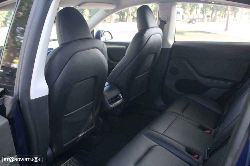 Tesla Model Y Performance Dual Motor AWD - 37