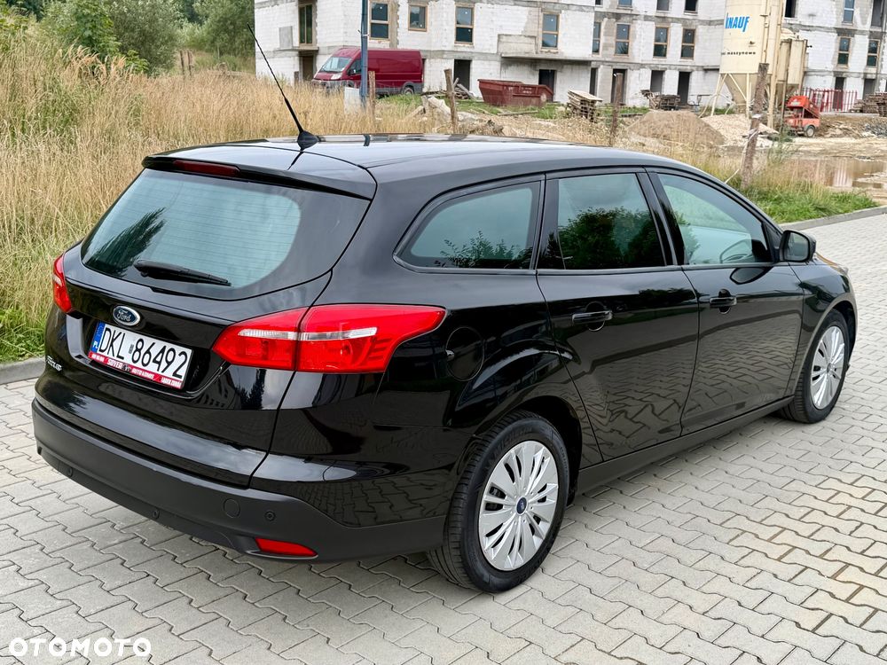Ford Focus - 32
