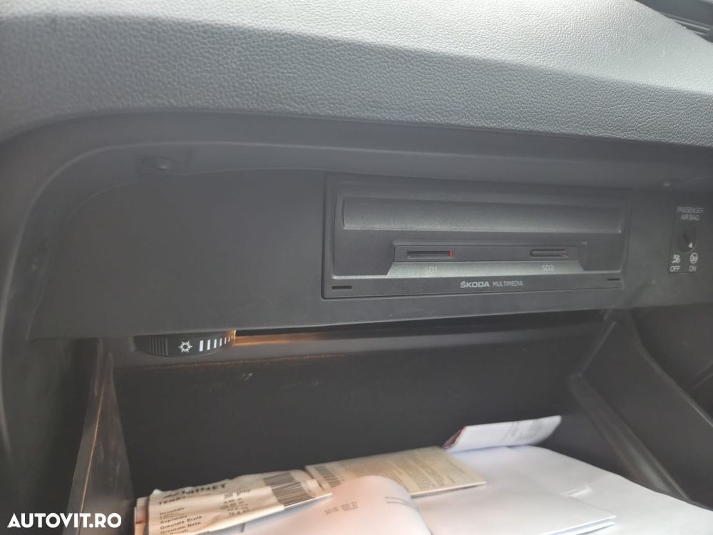 Skoda Octavia Combi Diesel 1.6 TDI DSG Style - 21