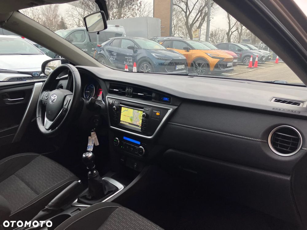 Toyota Auris 1.6 Premium - 12