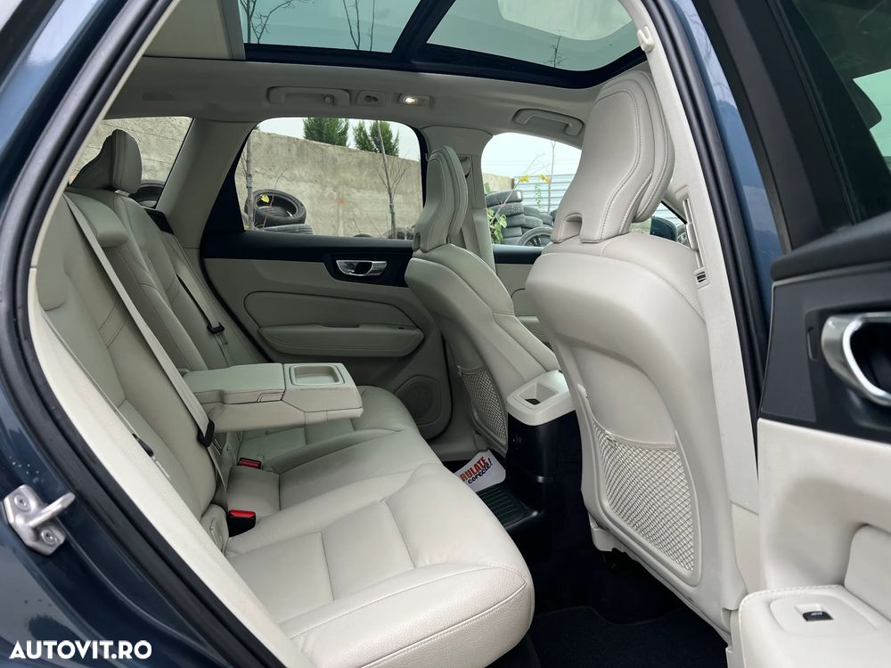 Volvo XC 60 T6 AWD Recharge Geartronic Inscription - 9