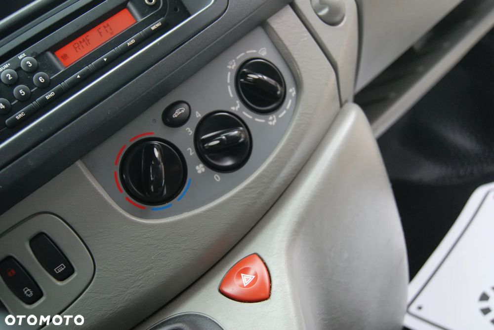 Opel Vivaro - 28