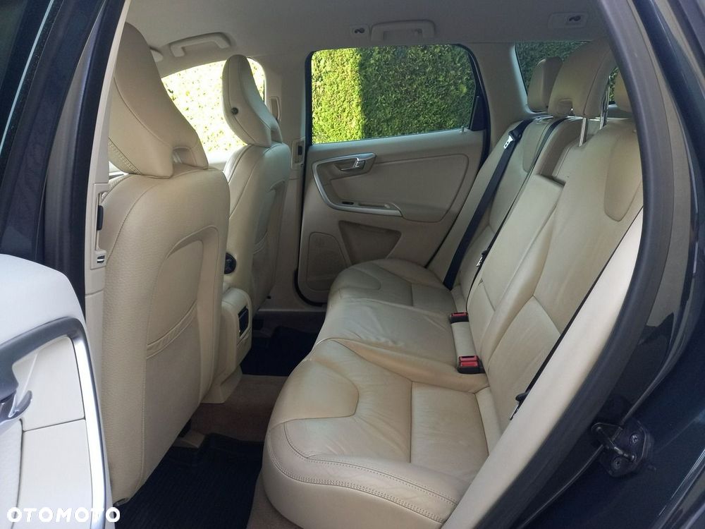 Volvo XC 60 D3 R Design - 29