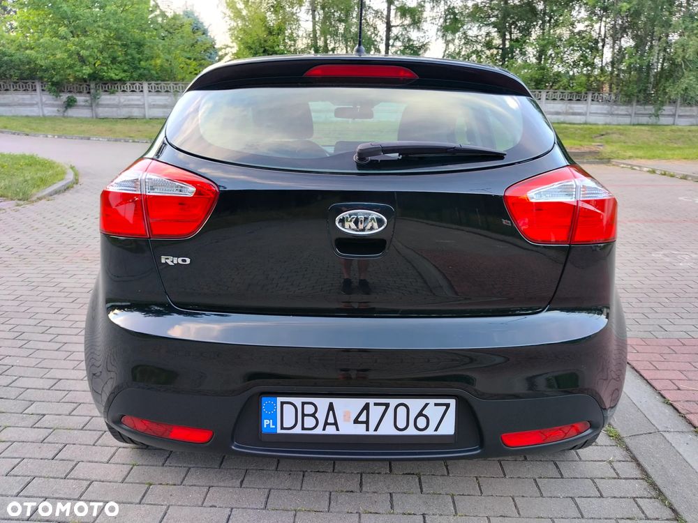 Kia Rio 1.2 Dream Team Edition - 6