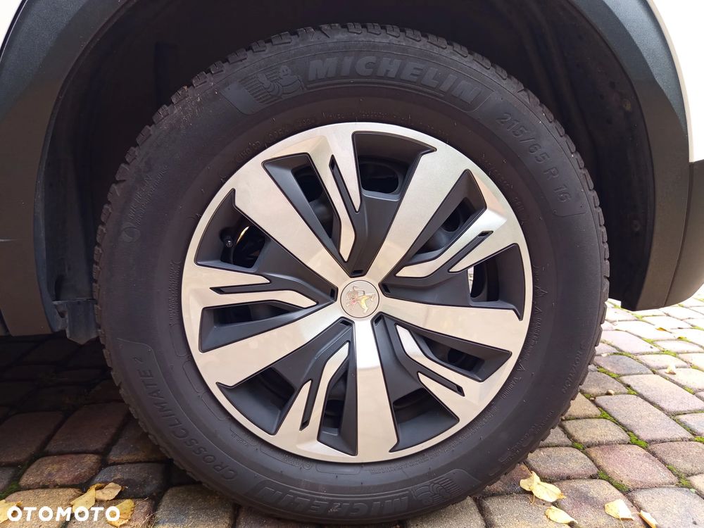 Peugeot 2008 BlueHDi 100 STOP & START Signature - 21