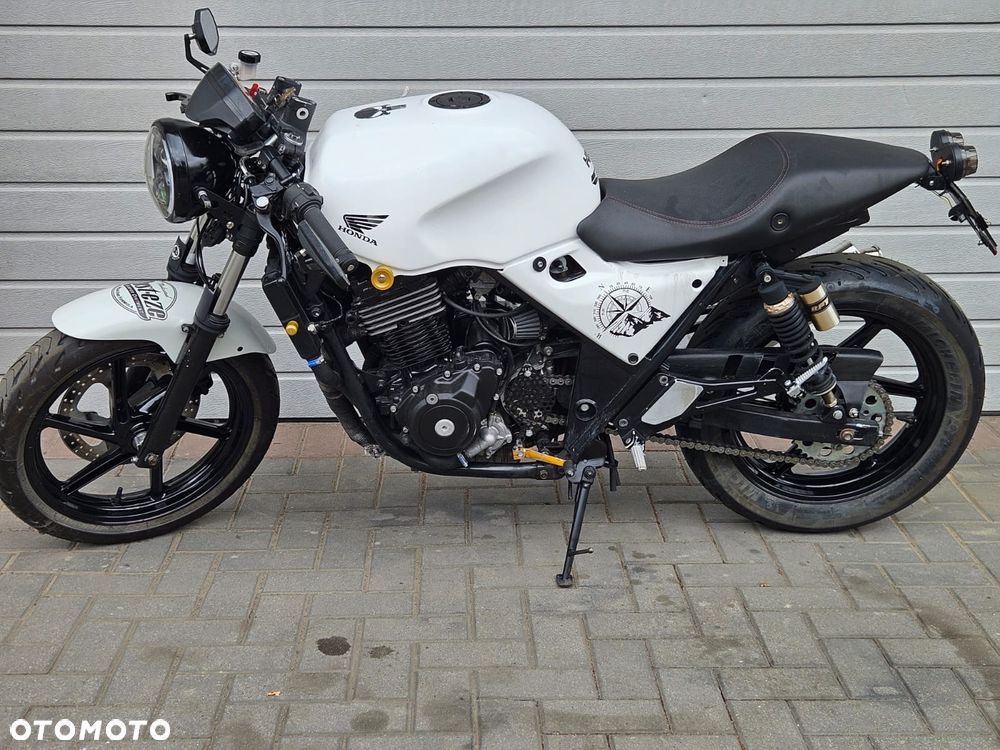 Honda CB - 12