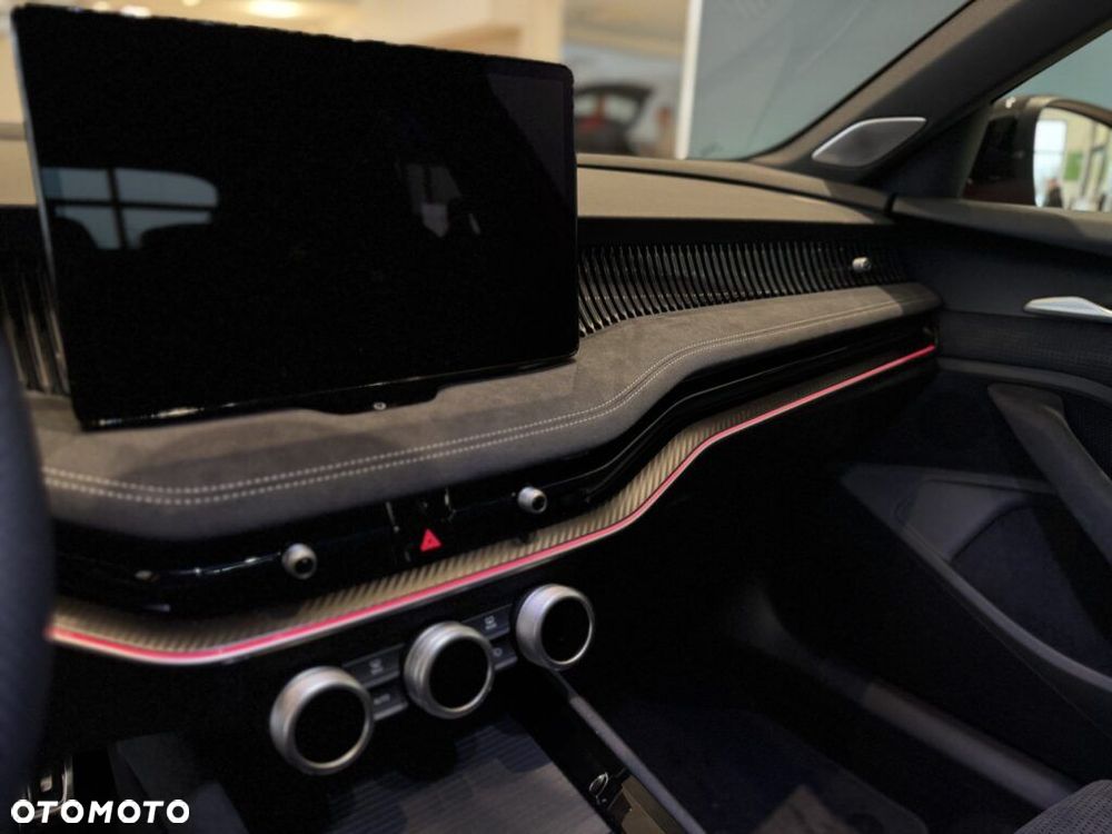 Skoda Superb 2.0 TSI DSG 4x4 Sportline - 17