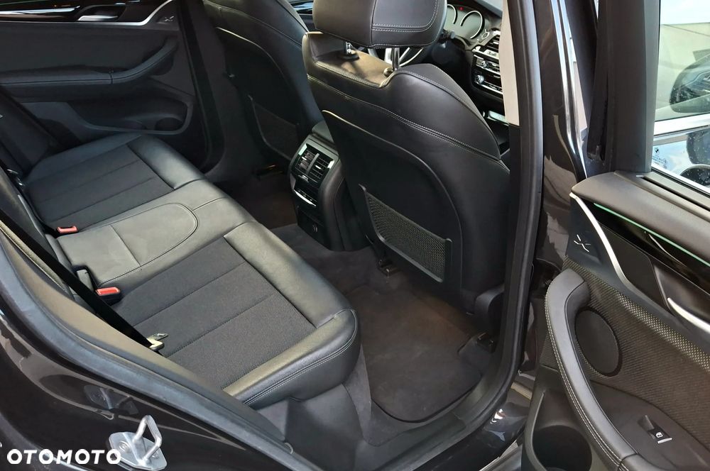 BMW X3 xDrive20d - 13