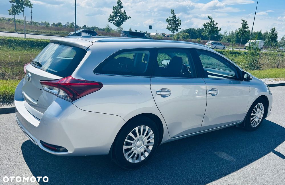 Toyota Auris 1.33 VVT-i Premium - 7