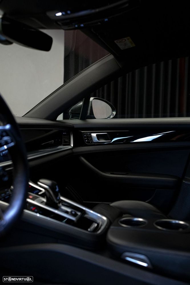 Porsche Panamera Sport Turismo 4 E-Hybrid Edition 10 Anos - 40