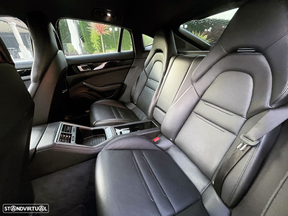Porsche Panamera 4 E-Hybrid - 15