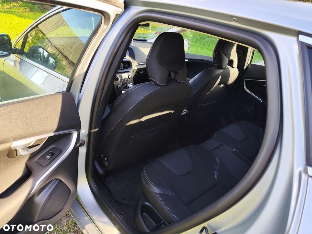 Volvo V40 D2 Momentum - 11
