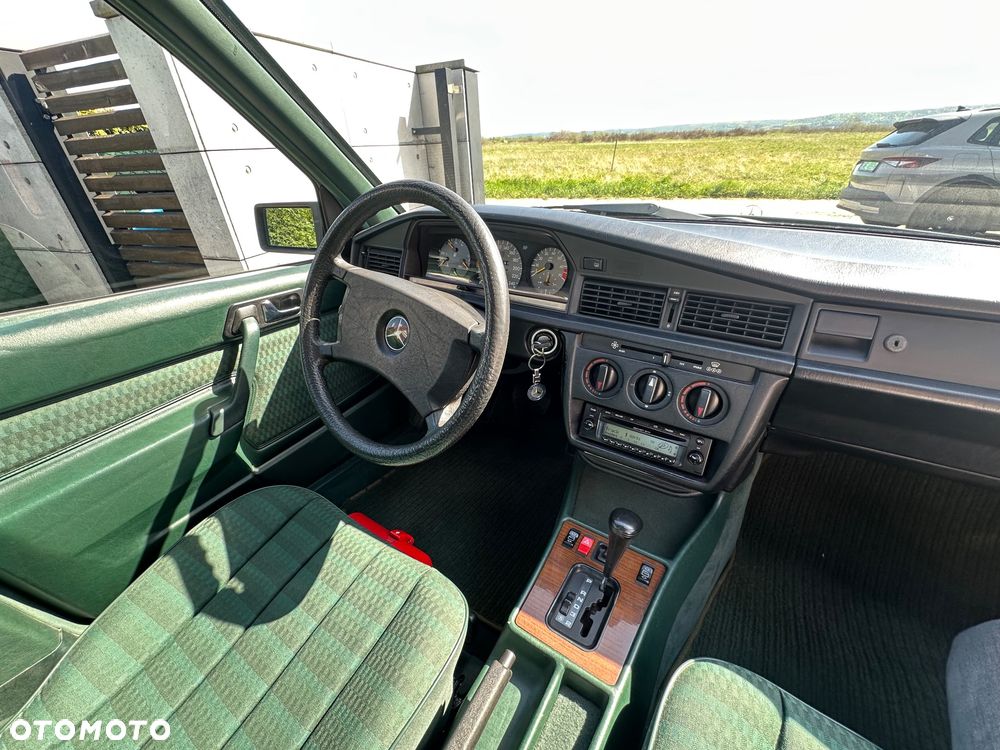 Mercedes-Benz W201 (190) - 6