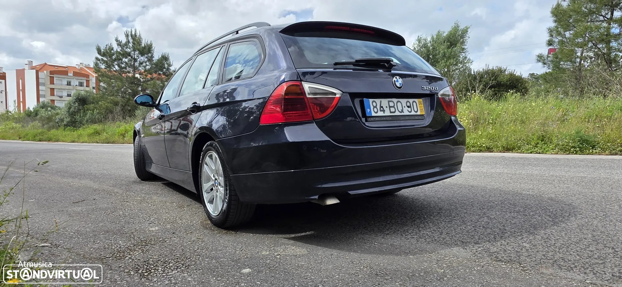 BMW 320 dA Touring Exclusive - 4
