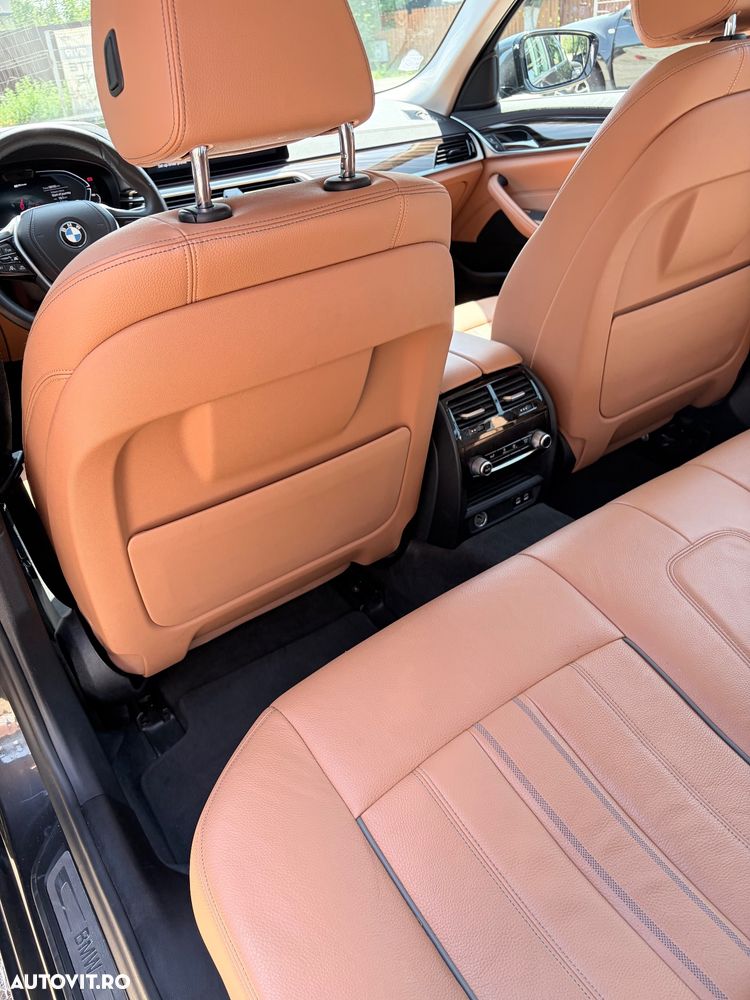 BMW Seria 5 520e Aut. Luxury Line - 17