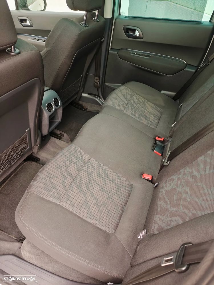 Peugeot 3008 1.6 HDi Executive - 6