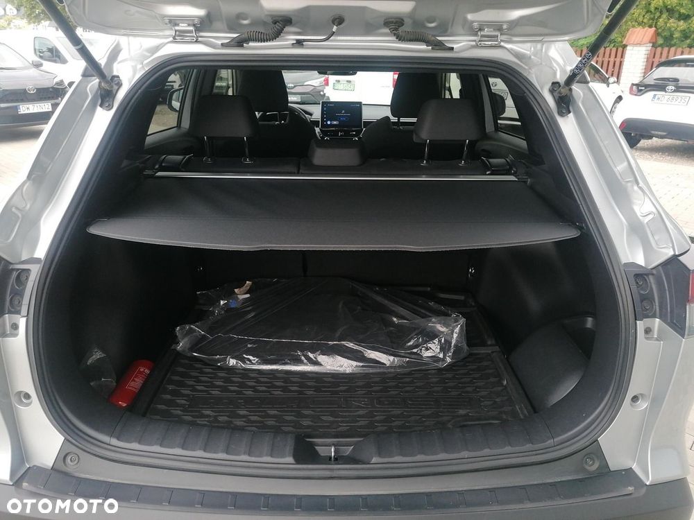 Toyota Corolla Cross - 13