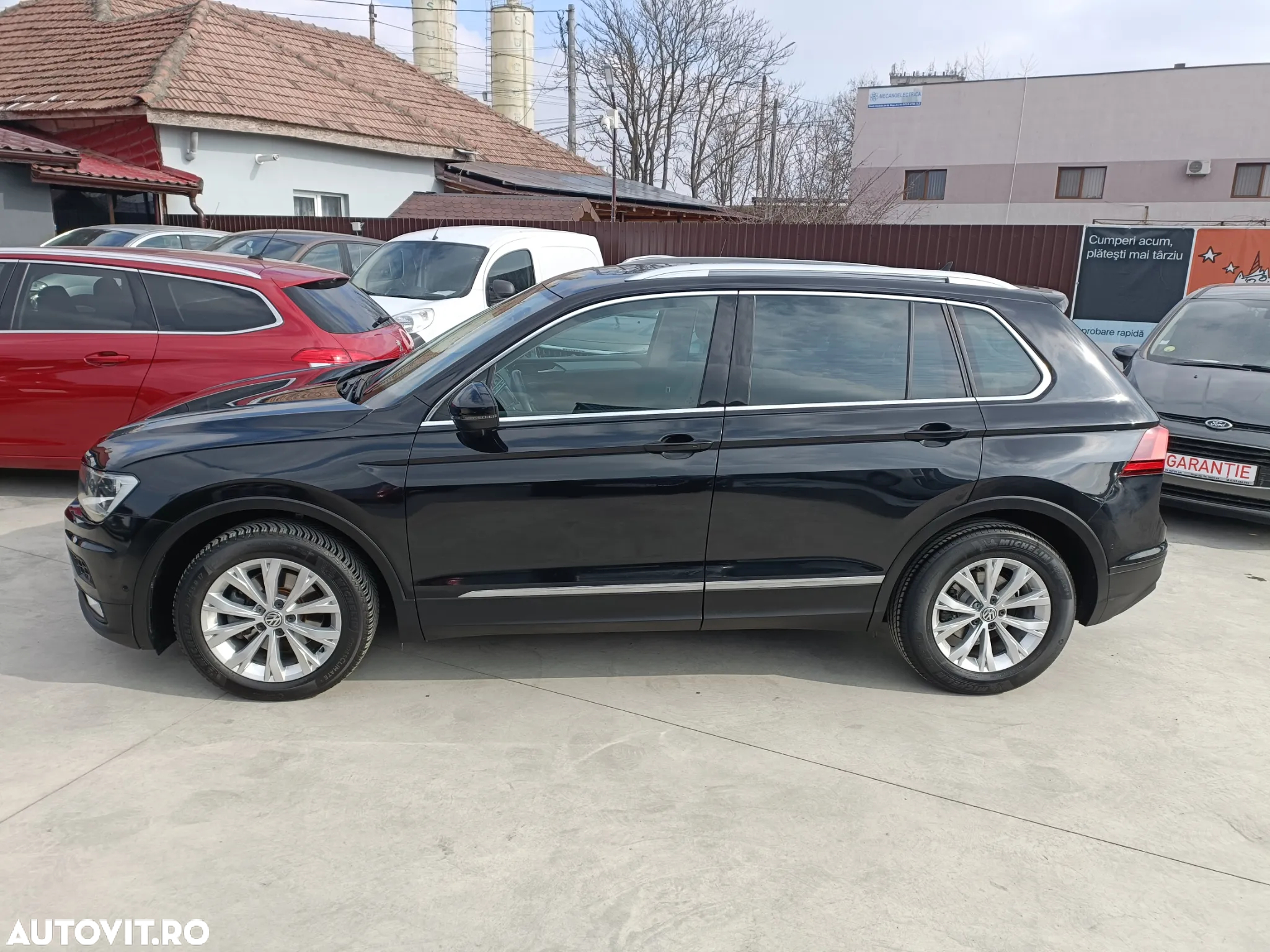 Volkswagen Tiguan 2.0 TDI SCR Comfortline - 19