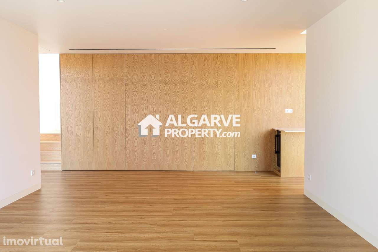 Moradia T3 com piscina e Jardim em Vilamoura - Grande imagem: 3/28