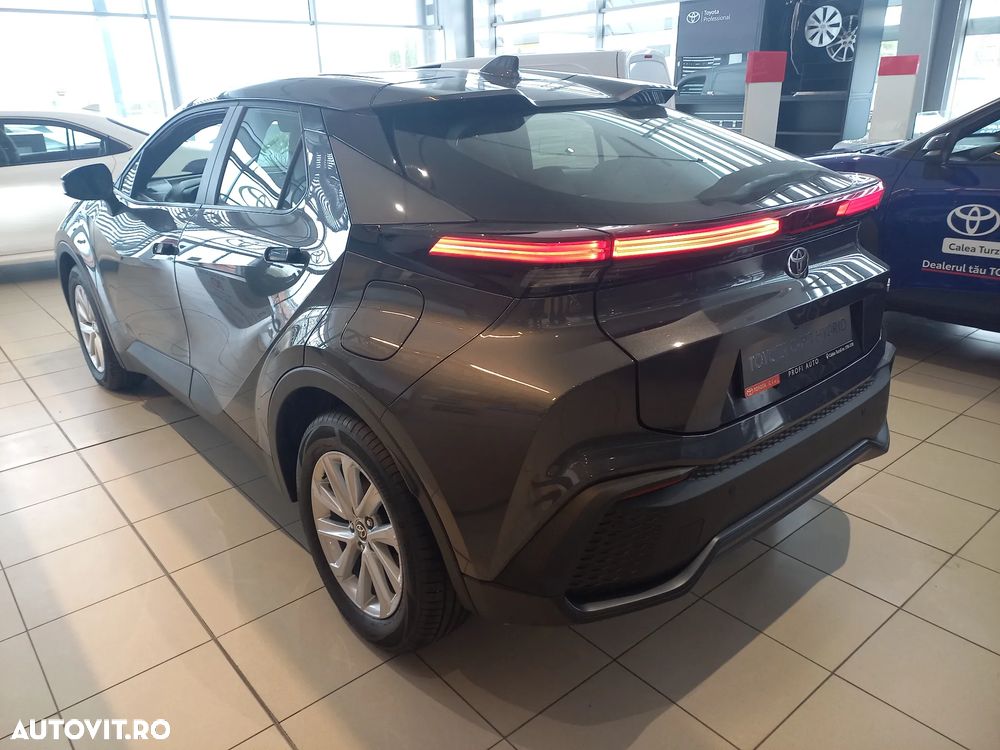 Toyota C-HR - 5