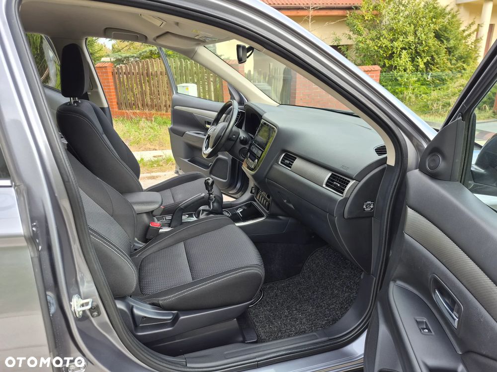 Mitsubishi Outlander 2.2 DI-D 2WD Plus - 7