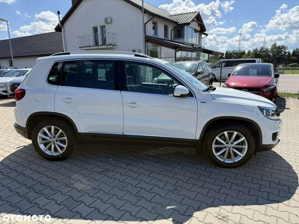 Volkswagen Tiguan 2.0 TDI DPF BlueMotion Technology Lounge Sport & Style - 11