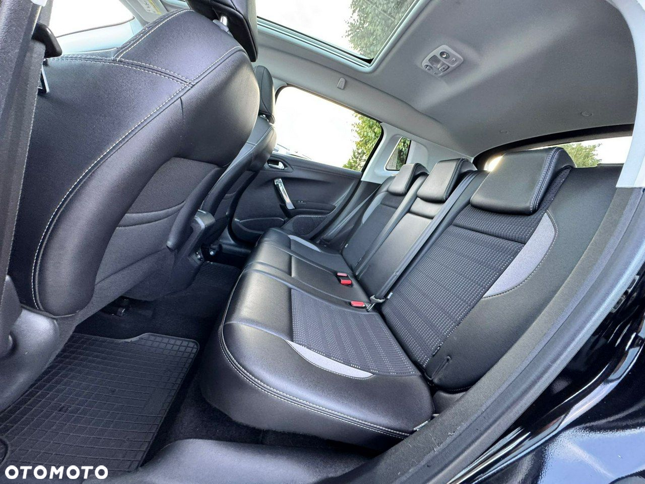 Peugeot 2008 120 VTI Allure - 25