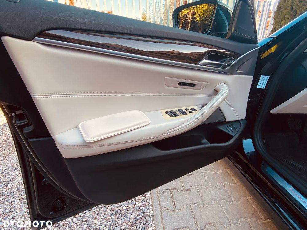 BMW Seria 5 540d xDrive Luxury Line - 7