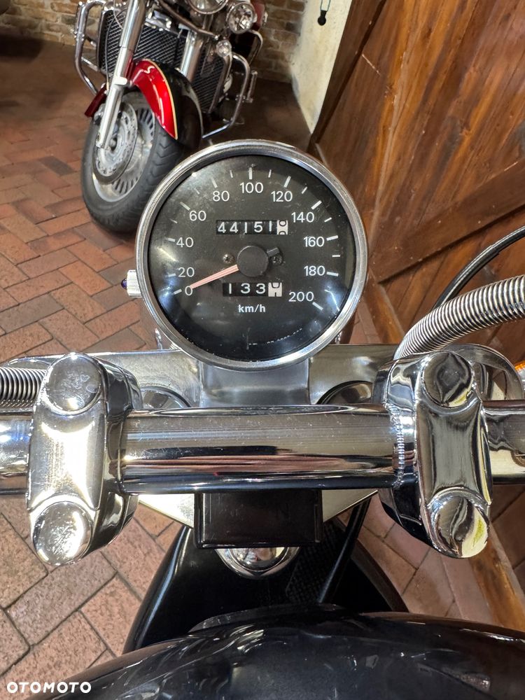 Suzuki Intruder - 21