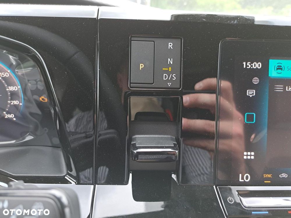 Volkswagen Multivan - 31