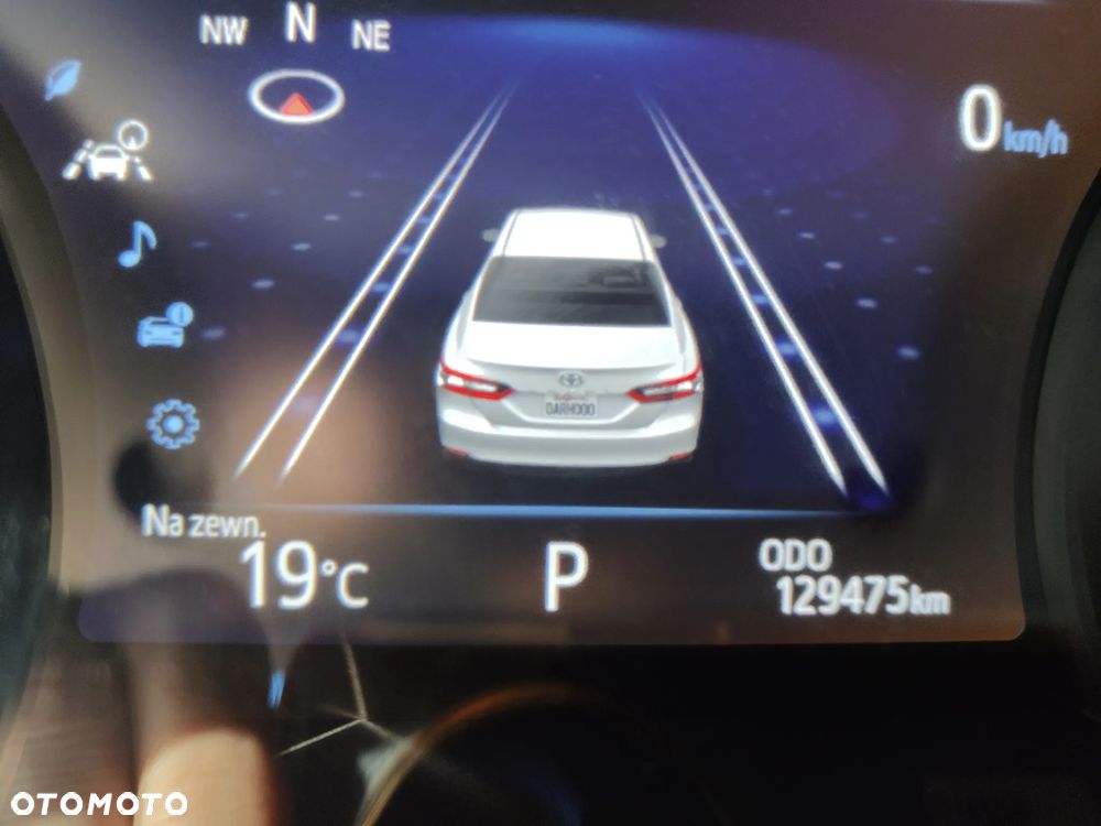 Toyota Camry 2.5 Hybrid Executive CVT - 22