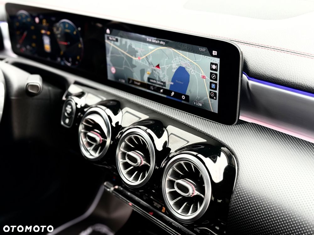 Mercedes-Benz CLA 180 d 7G-DCT AMG Line - 35