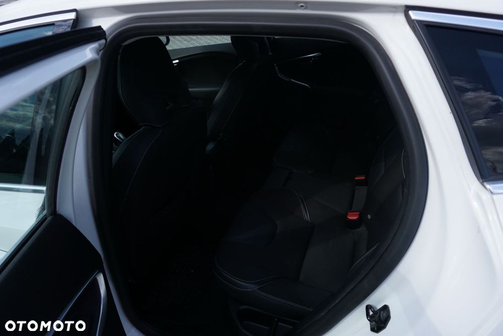 Volvo V40 D2 Base - 14