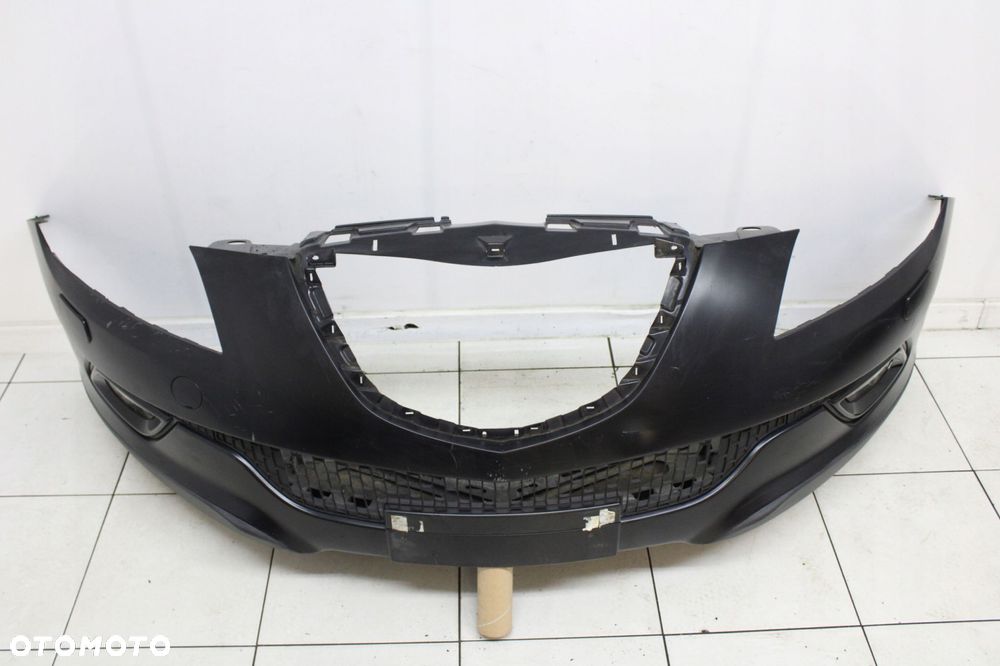 LANCIA CHRYSLER DELTA LIFT 2011R- ZDERZAK PRZEDNI PRZÓD - 1