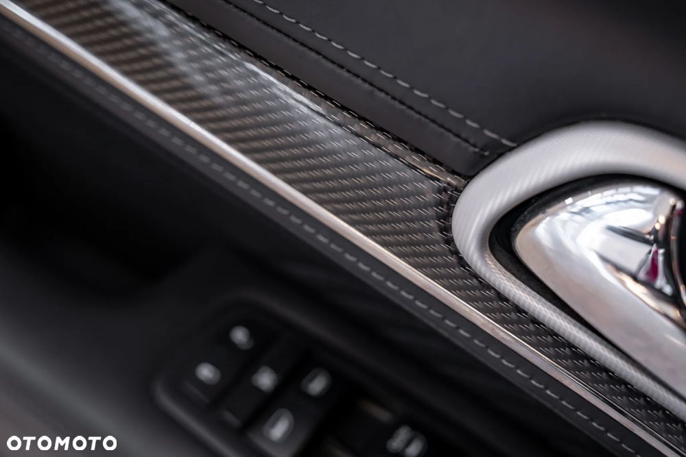 Jeep Grand Cherokee - 25