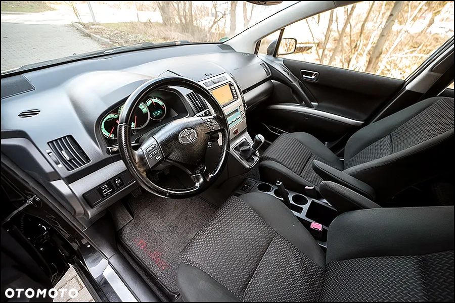 Toyota Corolla Verso - 6