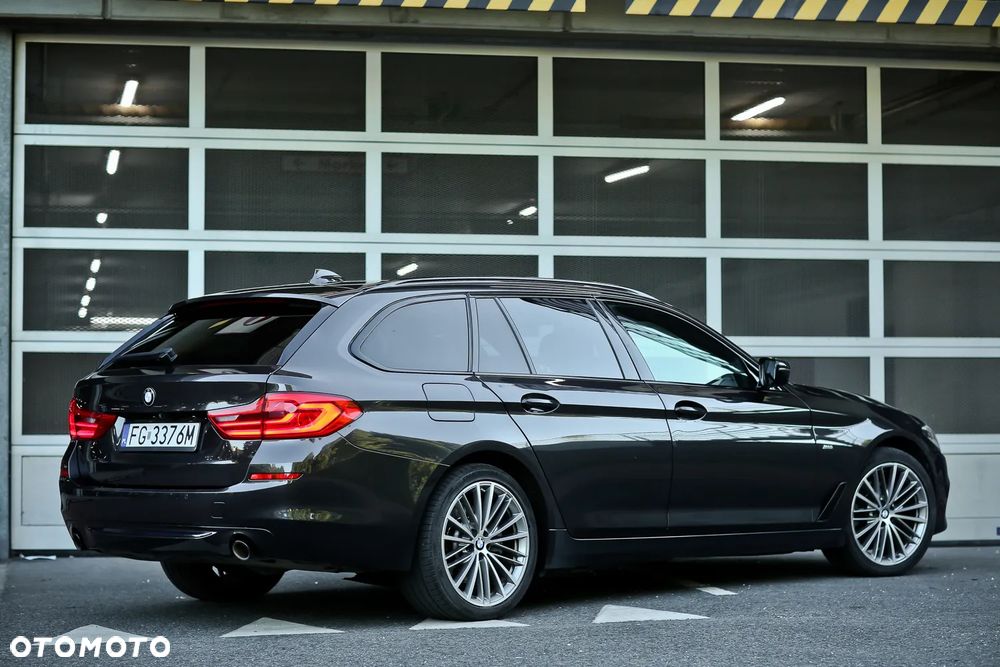 BMW Seria 5 520d Sport Line - 8