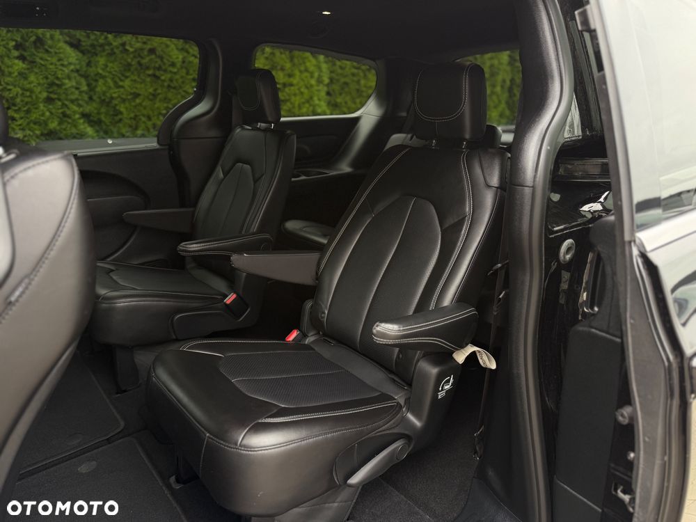 Chrysler Pacifica - 23