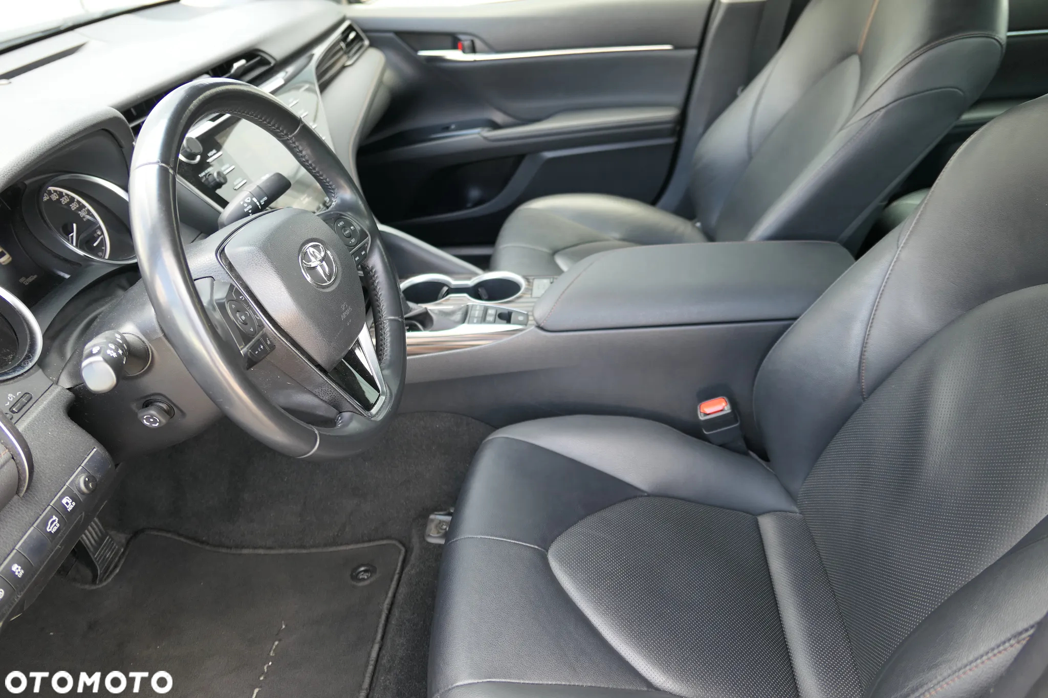 Toyota Camry - 13