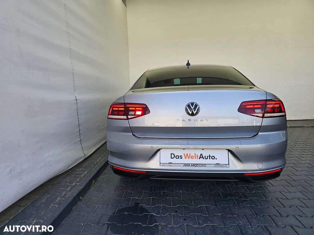 Volkswagen Passat 1.5 TSI ACT DSG Comfortline - 23